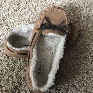 Airwalk indoor/outdoor mocks size 3 1/2 🦋🦋